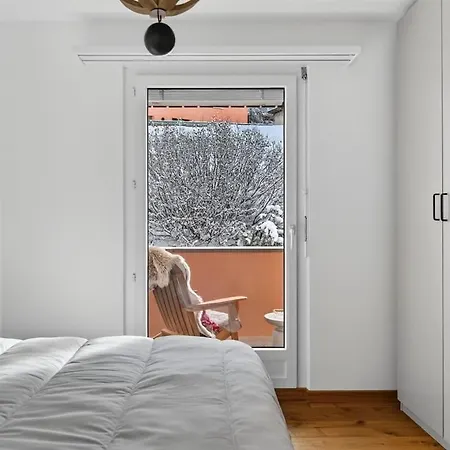 Emotional House In Cresta Bob *